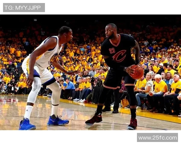 詹姆斯时期热火与勇士的巅峰对决与篮球传奇的交织之路